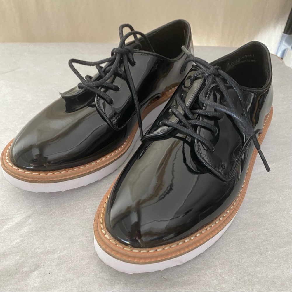 Women’s Vegan Patent Leather Oxford Lace Up Shoes